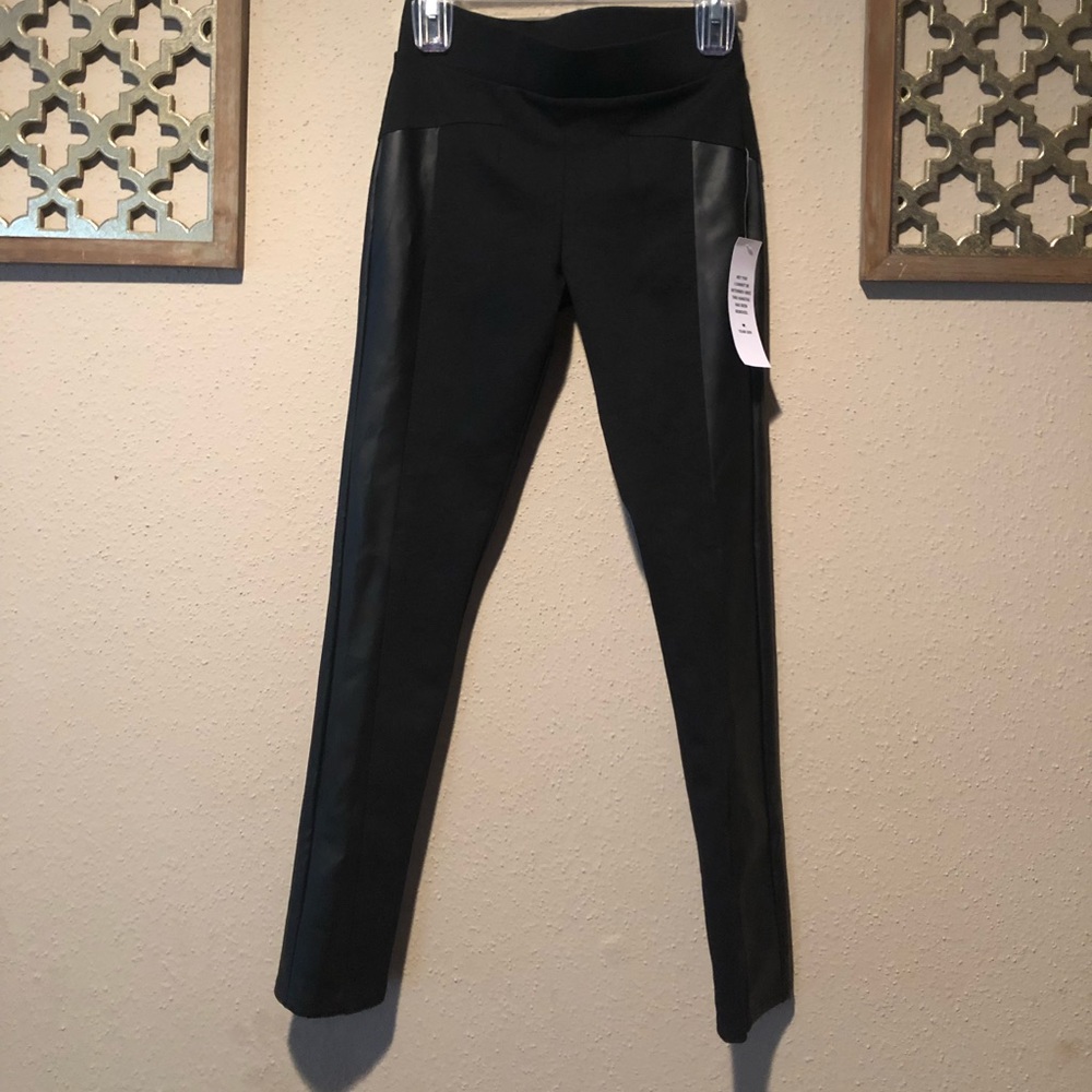 BCBG black leggings - with leather detail